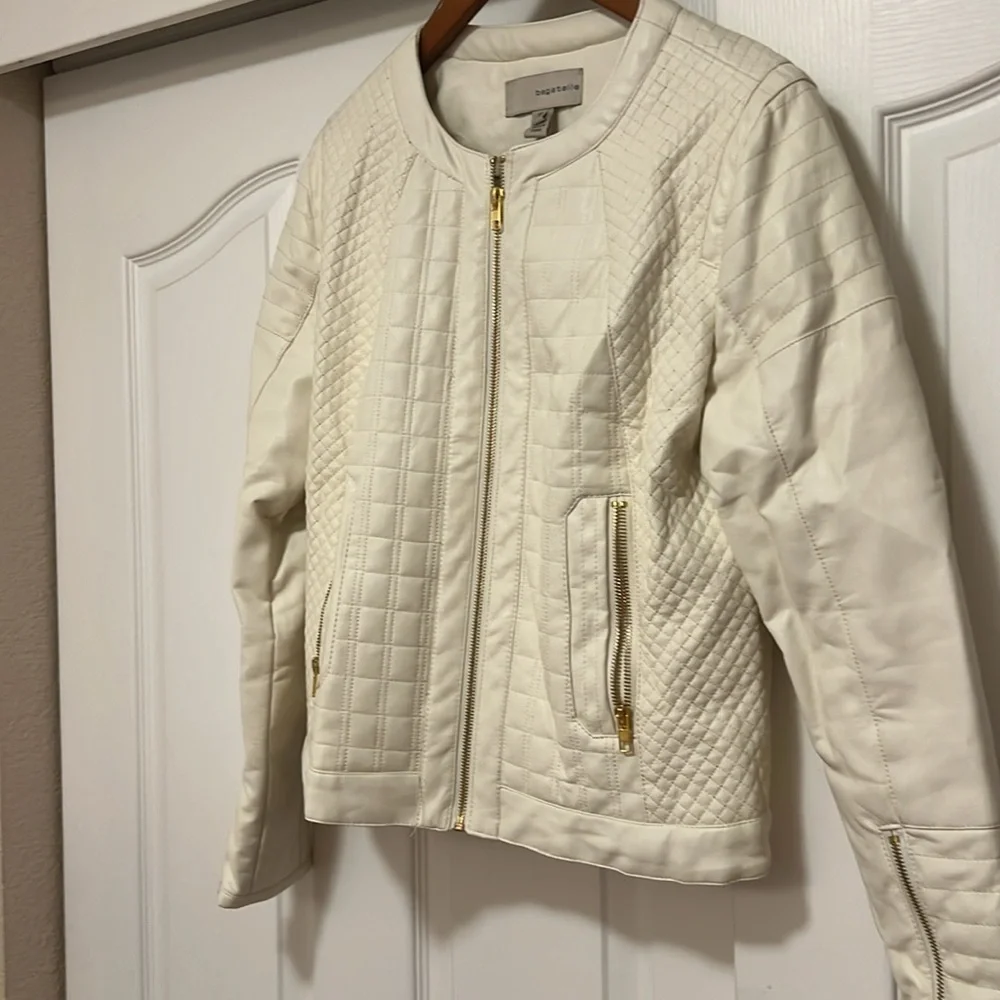 Bagatelle Faux Leather Lined Jacket Gold Accents Ivory Sz Med - Like New